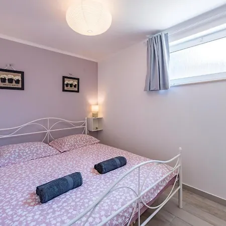 Holiday home Awesome In With Wifi