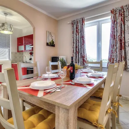 Holiday home Awesome In With Wifi Radmani