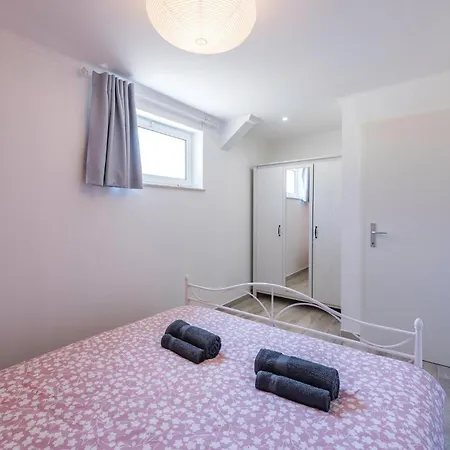 Awesome In With Wifi Holiday home