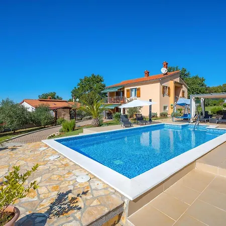Holiday home Awesome In With Wifi